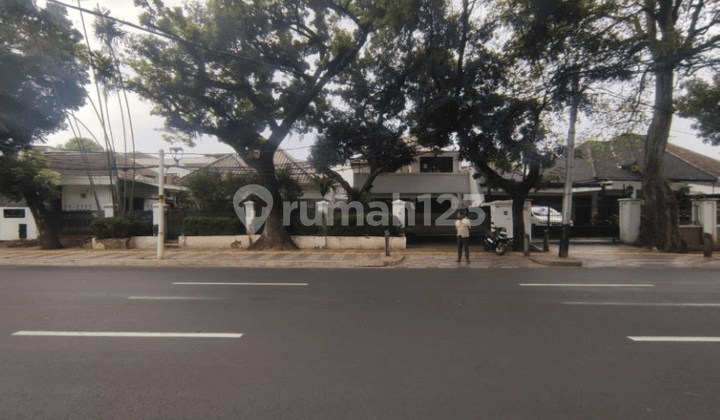 Rumah 2lt di Yusuf Adiwinata Menteng, 13 Menit ke Tol Pejompongan