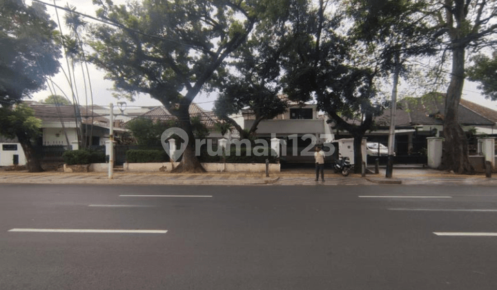 Rumah 2lt di Yusuf Adiwinata Menteng, 13 Menit ke Tol Pejompongan