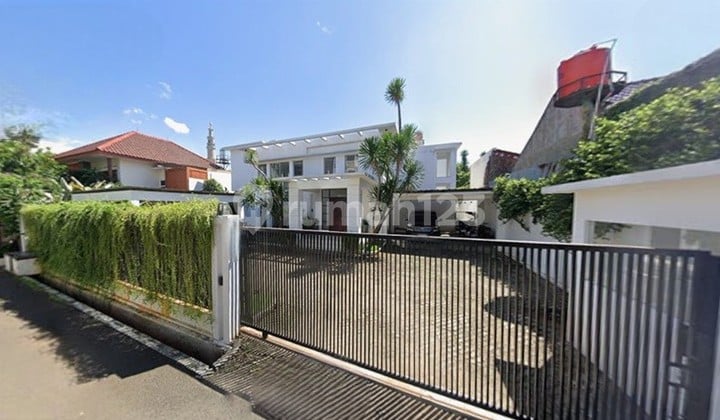 Rumah 2Lt Dgn Private Pool di Benda Ujung Dalam Ciganjur Jagakarsa