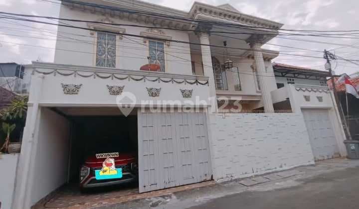 Rumah 2 Lantai di Tebet Utara, Hanya 3 Menit ke Stasiun KRL