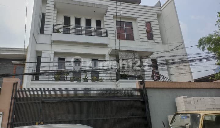 Kost 3Lt Dekat Binus di Anggrek Cendrawasih Raya Kemanggisan