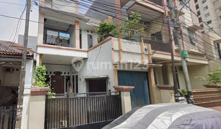 Rumah 2Lt di Menteng Atas Setiabudi, Hanya 5 Menit ke Kuningan