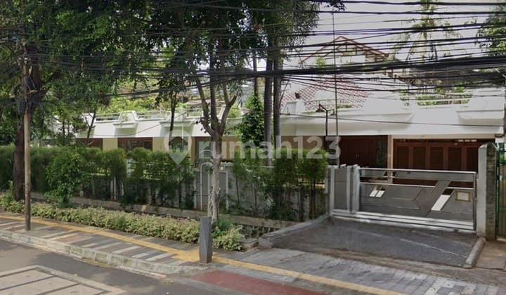 Rumah Hoek 3 Lantai Super Luas di Kesehatan Raya Petojo Selatan