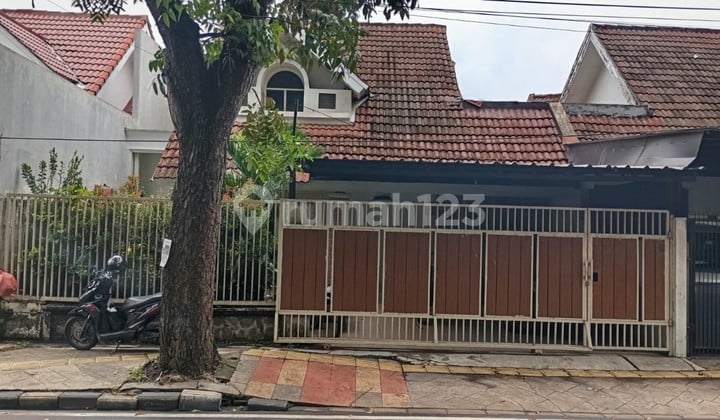 Rumah di Kencana Loka BSD, Hanya 7 Menit Ke Tol Serpong
