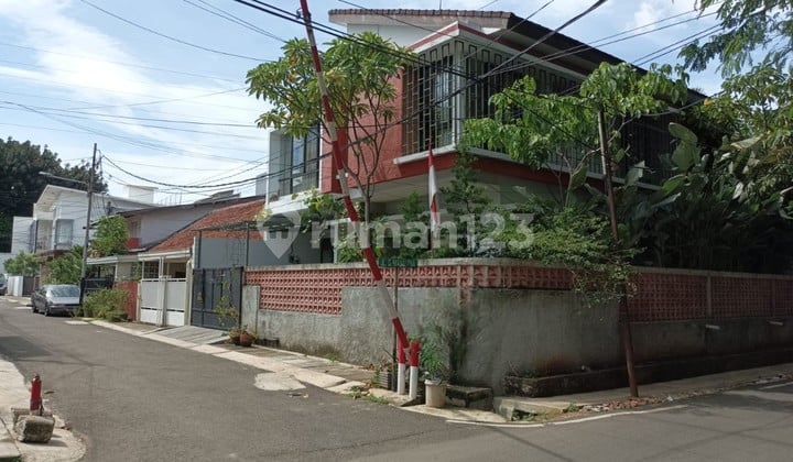 Rumah Hoek 2Lt di Danau Mahalona Bendungan Hilir, 5 Menit ke Scbd