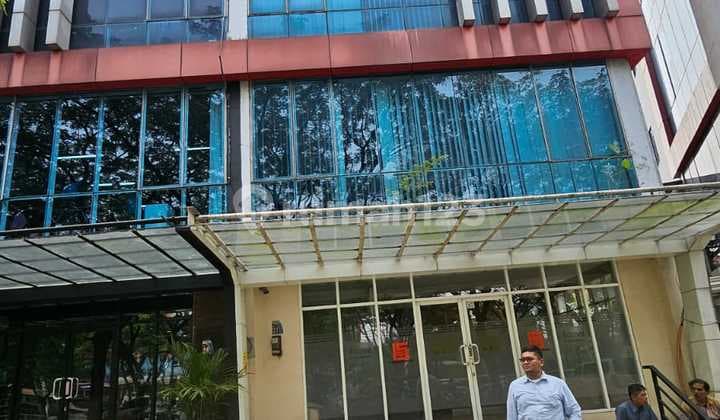 Ruko 4Lt di Emerald Avenue Bintaro, Prime Location & High Traffic