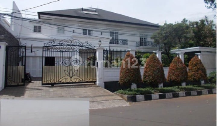 Rumah 2Lt dengan Private Pool di Tomang City Garden Kebon Jeruk