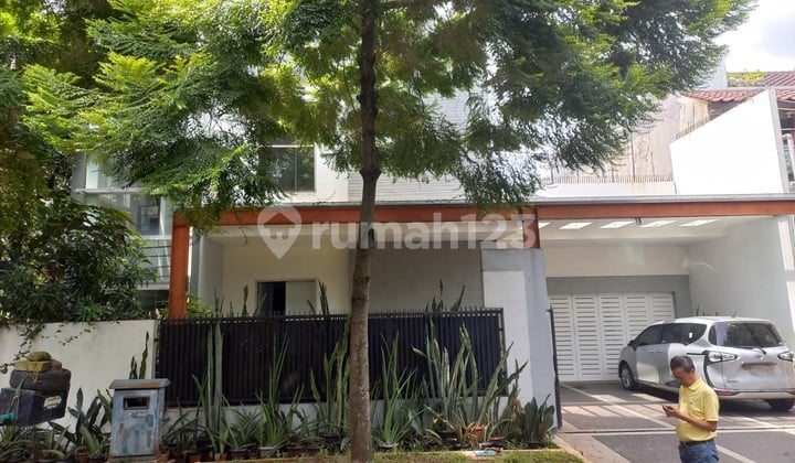 Rumah Hoek 2lt di Kencana Loka BSD, Hanya 8 Menit Ke Tol Serpong