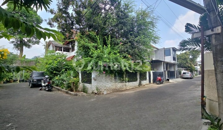 Rumah Hoek 2 Lantai di Cucur Timur Bintaro Jaya Sektor 4