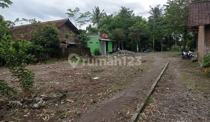 Tanah Mangku Jalan Aspal di Utara Pasar Cebongan Sumberadi Mlati Sleman