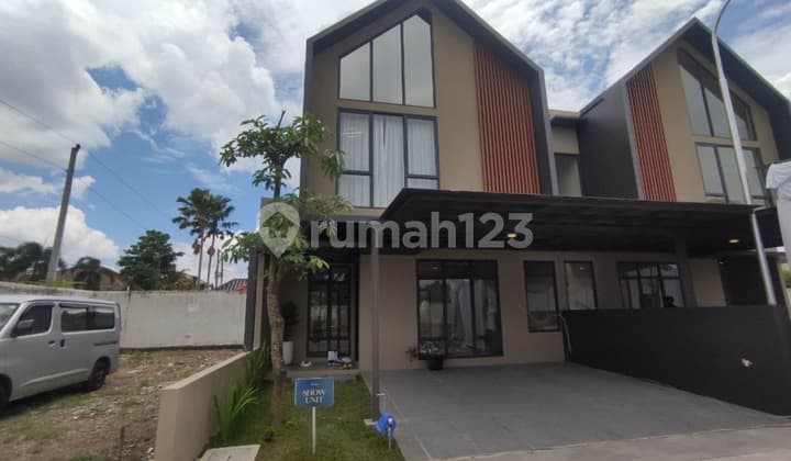 Rumah Cantik 2 Lantai Skandinavia Palagan Km 8 Ngaglik Sleman