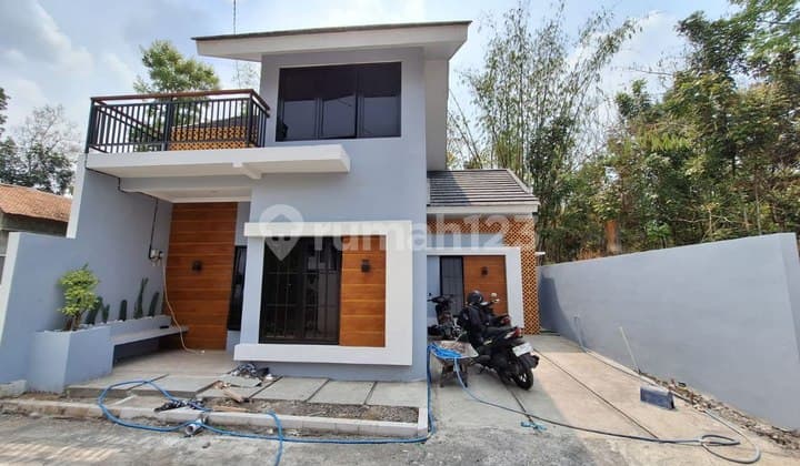 Rumah Mezzanine Skandinavia Kampus UMY Ringroad Selatan Kasihan