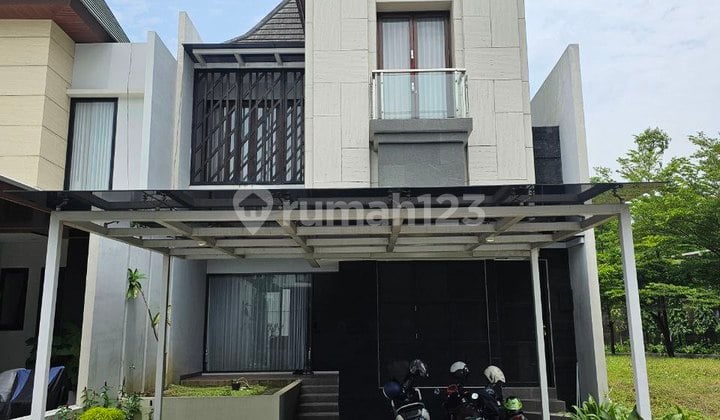 Rumah Mewah Hyarta Ecovillage Full Furnished Dekat Kampus & Mall Depok Sleman