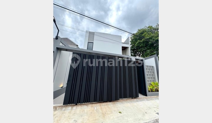 Rumah Industrial Modern Perumahan Timur Kampus UII Ngaglik Sleman