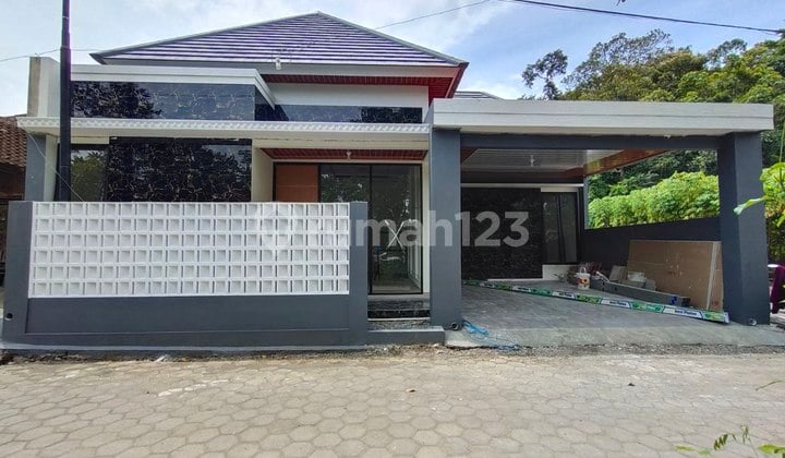 Rumah Siap Huni dekat Blue Lagoon Besi Jangkang Jalan Kaliurang km13 Ngaglik Sleman