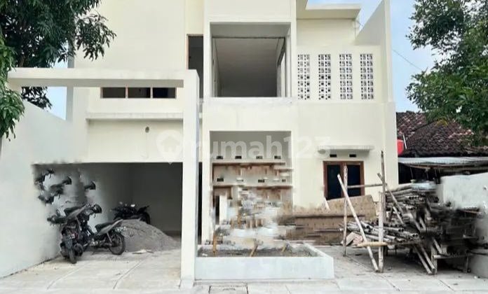 Rumah Proses Finishing di Jalan Kaliurang Km9,5 Condongcatur Depok Sleman