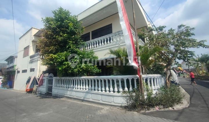 Rumah Induk dan Kos Full Penghuni Dekat Kampus di Babarsari Caturtunggal Depok Sleman