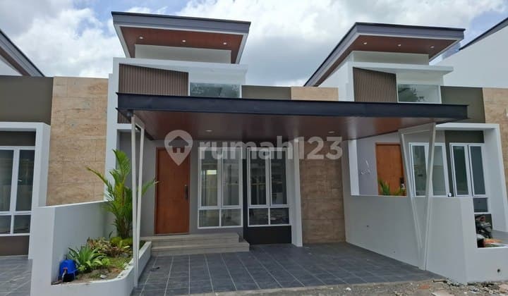 Rumah Minimalis Modern perumahan dekat kampus UII Yogyakarta