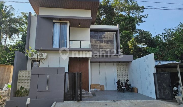 Rumah Kontemporer Dekat Ugm Jalan Kaliurang Km 9 Ngaglik Sleman
