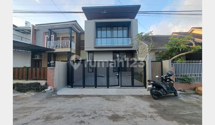 Rumah Mewah Full Furnished Dekat Waterboom Maguwo Sleman