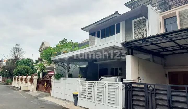 Rumah Murah 2 Lantai Lokasi Strategis Hanya 2 Menit ke Pintu Toll Becakayu Pondok Kelapa