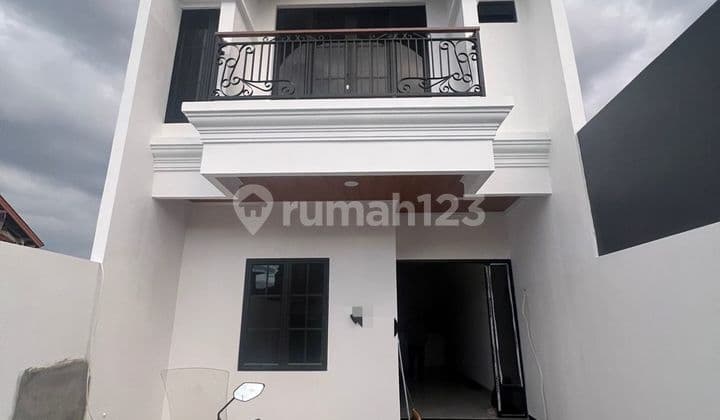 Rumah Murah 2 Lantai Bagus Strategis Siap Huni