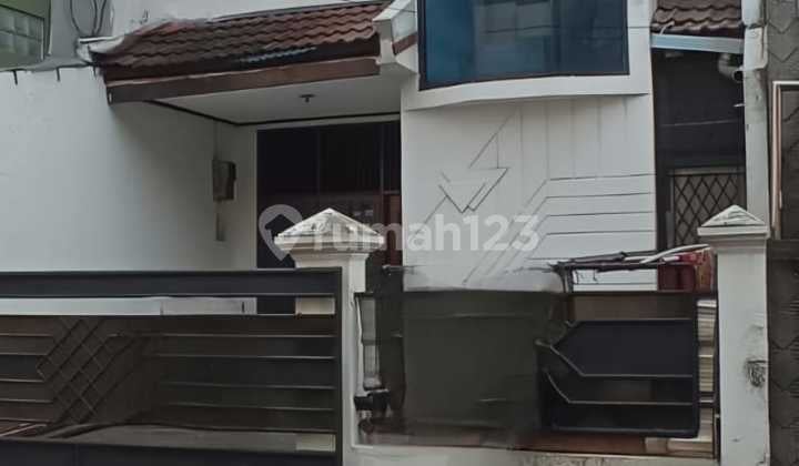 Affordable 2-Story House Strategic Good Condition Ready to Occupy Pondok Kelapa