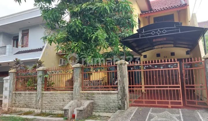 Rumah Mewah Dalam Komplek Aman Nyaman