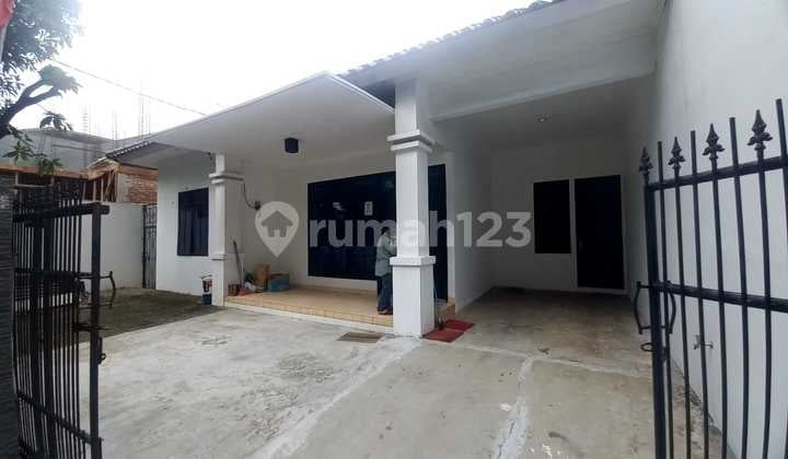 Rumah Tanah Luas Dalam Komplek Aman Nyaman