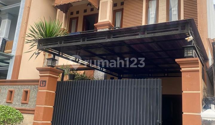 Rumah Desain Bagus Dalam Komplek