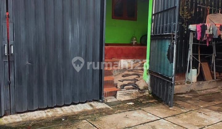 Scondry House Needs Renovation in Cipulir, Kebayoran Lama