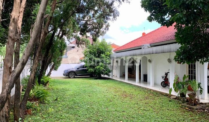 Rumah Asri Halaman Luas Komplek Waringin Permai