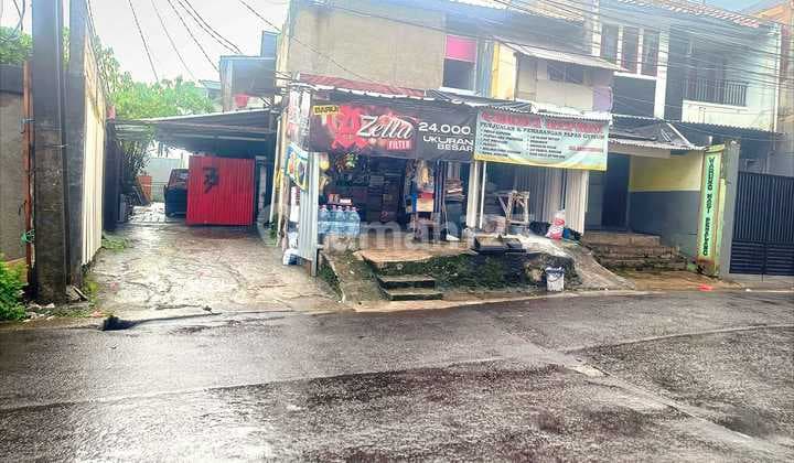 Kios and Boarding Houses in East Ciputat