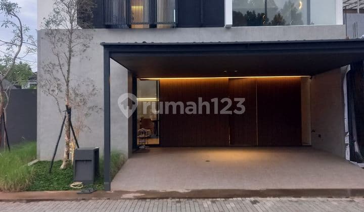 Rumah Modern Dekat Pondok Indah Dan Mrt Lebak Bulus di Rempoa