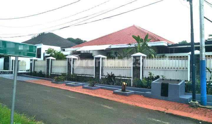 Luxury house in the Waringin Permai complex, Jatiwaringin, Bekasi.