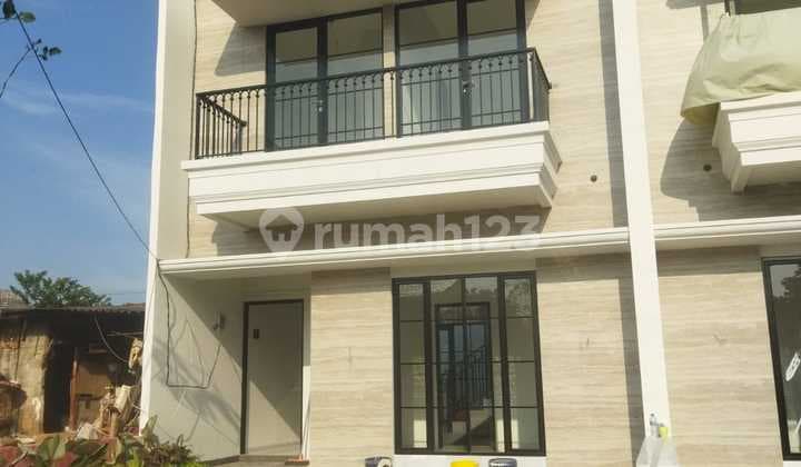 Rumah Cluster 2 Lantai Baru SHM di Jatiwaringin, Bekasi