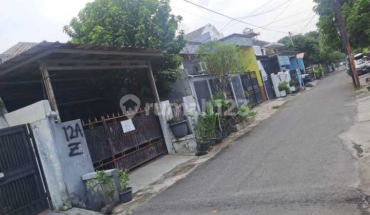 Rumah Dalam Komplek 1,5 Lantai Akes Jalan Lebar Lingkungan Aman di Duren Sawit