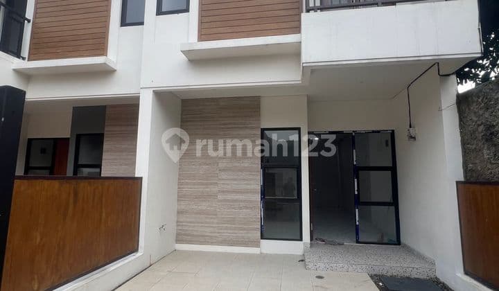 Rumah Baru selangkah ke jalan raya kodau akses tol jati warna