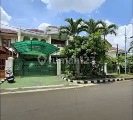 Rumah Mewah Dalam Komplek Duren Sawit, Jakarta Timur