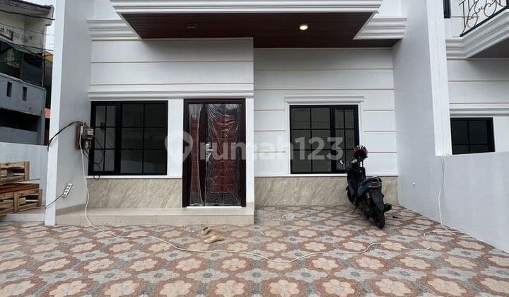 Rumah baru siap huni tidak banjir dekat ke akses tol Jatiwaringin