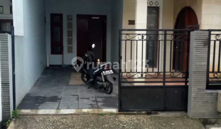 Rumah Cantik Dan Terawat Lokasi Strategis di Cinere