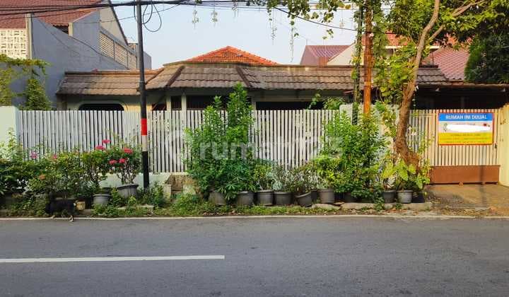 Rumah Secondary Layak Huni Dalam Komplek Duren Sawit