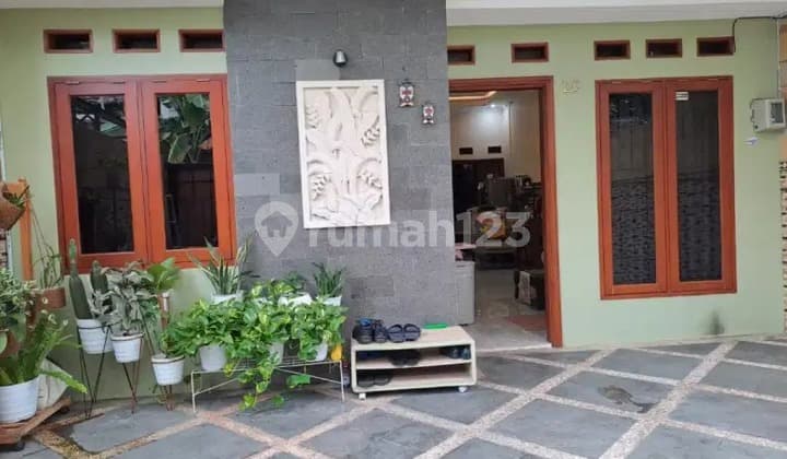 Rumah Dalam Komplek Lokasi 20 Menit ke Stasiun Kcik Halim