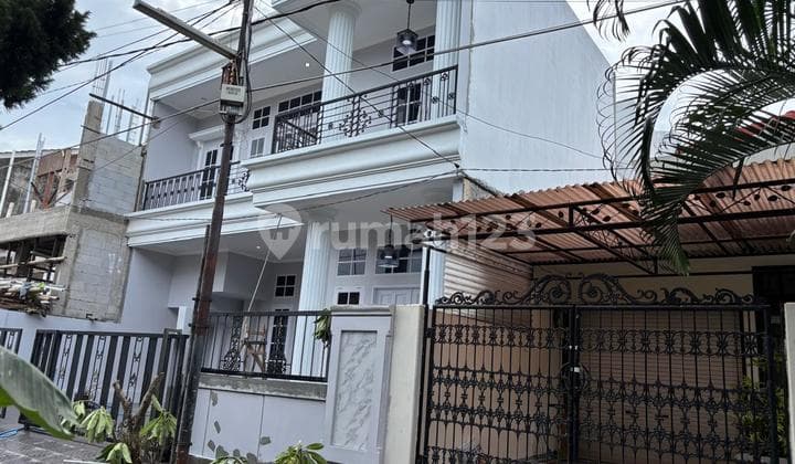 Rumah Classic Modern Siap Huni Dalam Komplek