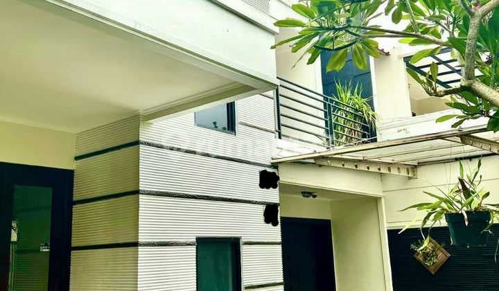 Rumah Murah ada Kolam Renangnya di Komplek Billymoon