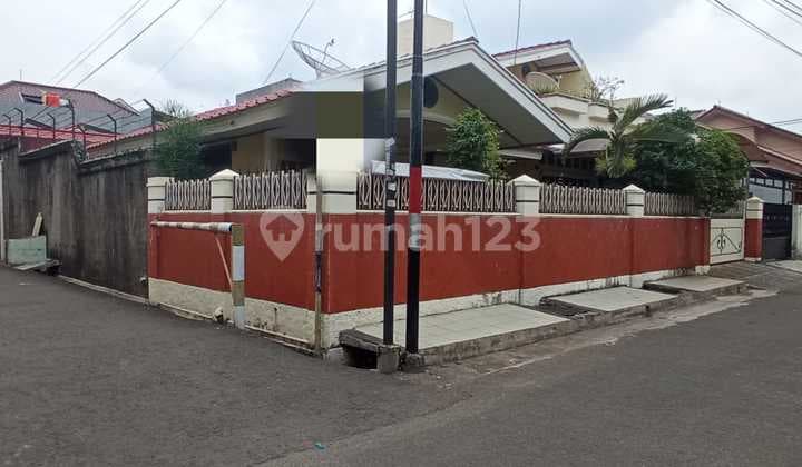 Rumah Bagus Lokasi Strategis di Duren Sawit