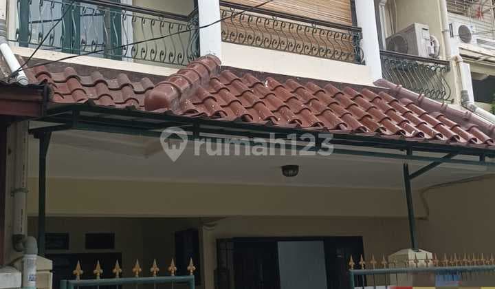 Rumah 3 Lantai Siap Huni di Komplek Rawamangun