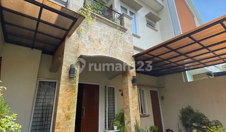 Rumah Dalam Komplek Elit Lokasi Strategis di Pondok Kelapa