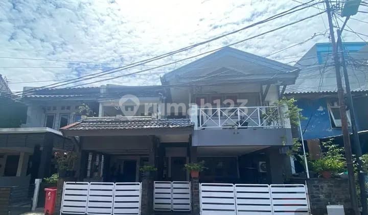 Rumah Dalam Komplek Lokasi Strategis Dekat Tol Becakayu