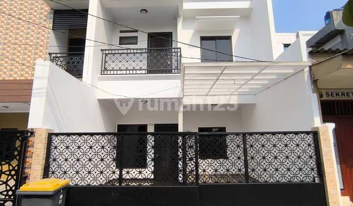 Rumah Siap Huni Disewakan di Jl. Ikan Dekat Arion Mall Rawamangun